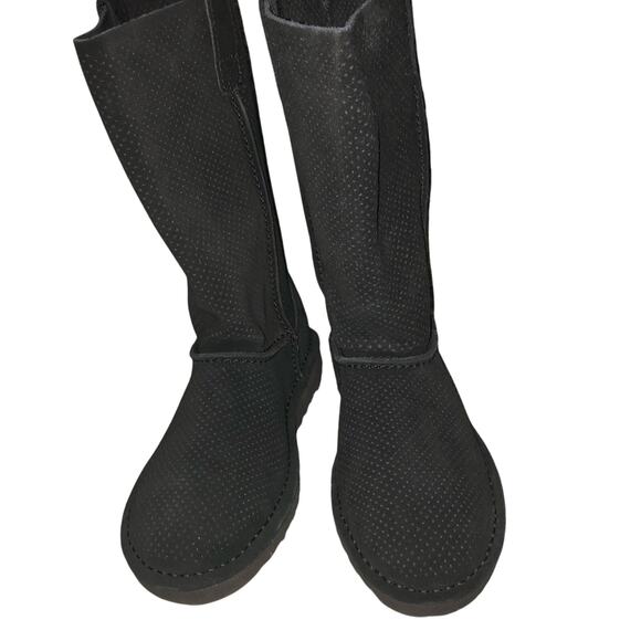 NEW UGG TALL BLACK LEATHER PERFORATED LEATHER BOOT SZ 5 Woman’s or 3.5 big girls - Picture 6 of 10